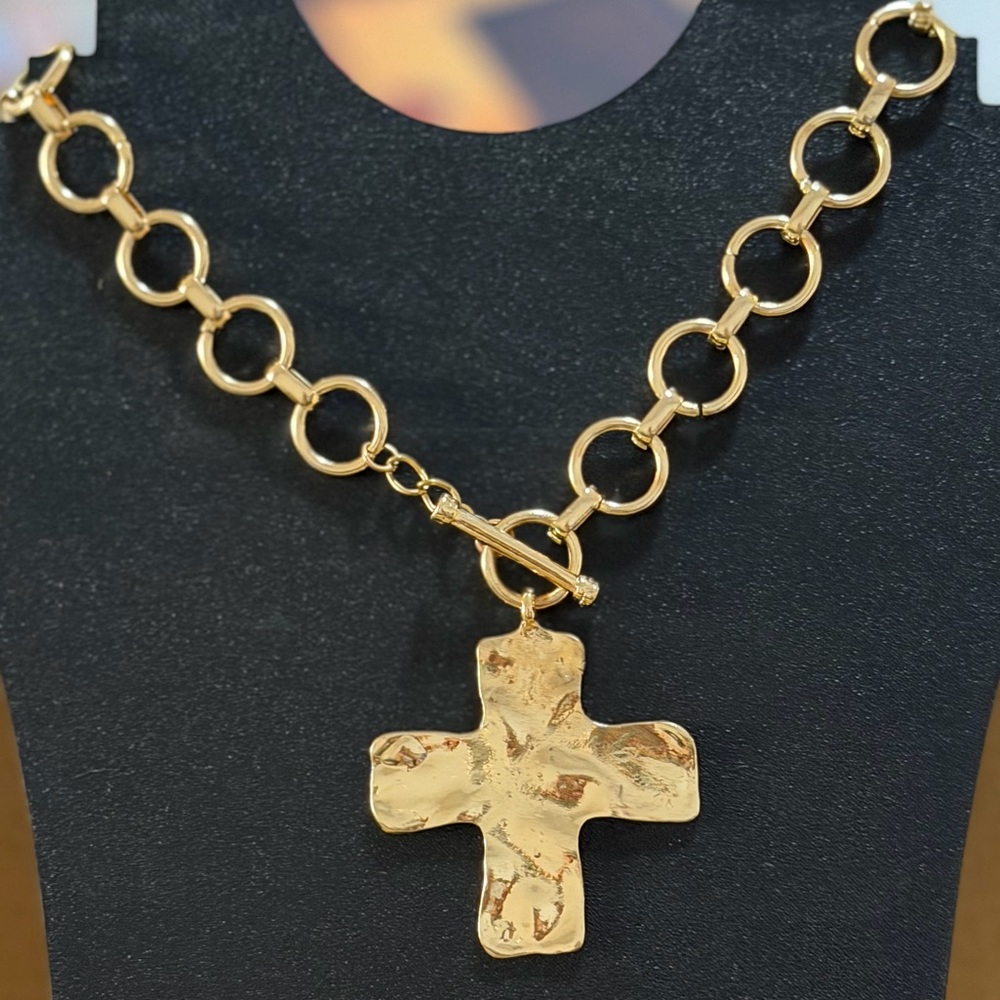 Gold Cross Pendant Necklace B8